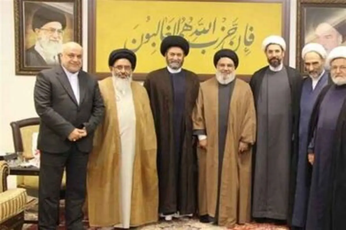  دیدار نماینده ولی فقیه با سید حسن نصرالله

