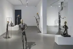 معنا در پوچی، عشق در نقص
