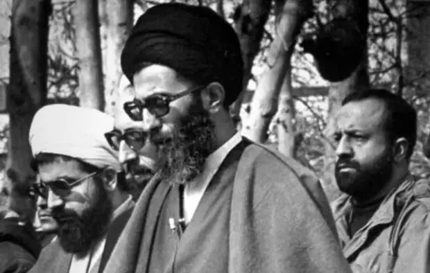 عکسی دیده نشده از دستخط رهبر شهید