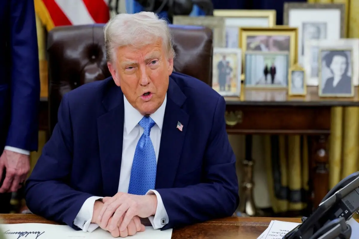 U.S. president signs executive order to restore ‘maximum pressure’ on Iran
