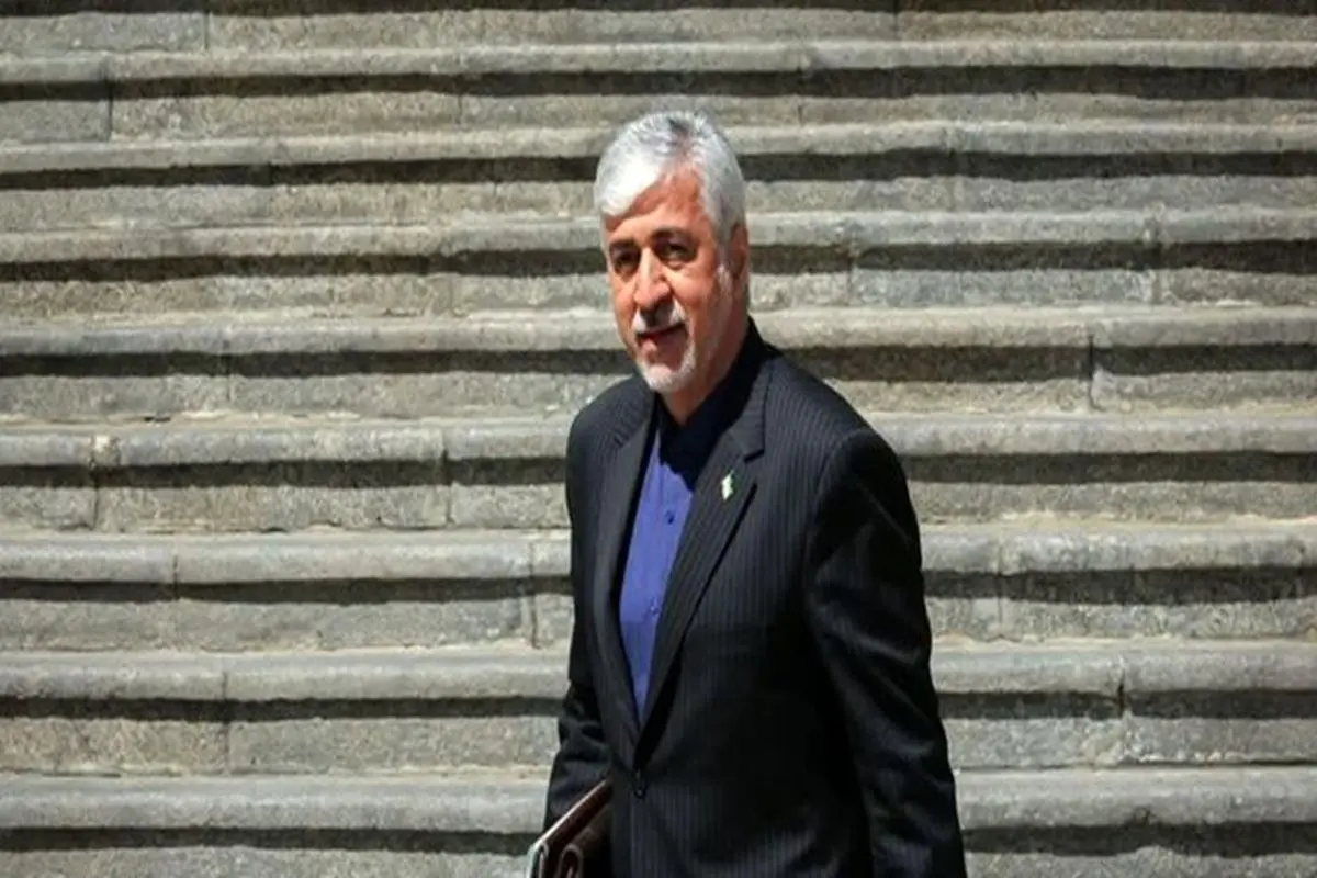 کناره‌گیری حمید سجادی از وزارت ورزش تکذیب شد
