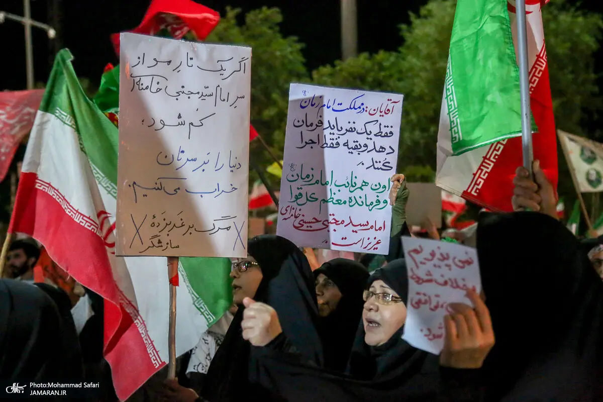 هشدار به مسئولان کشور درباره خطر ترور رهبر انقلاب در تجمع شبانه + عکس