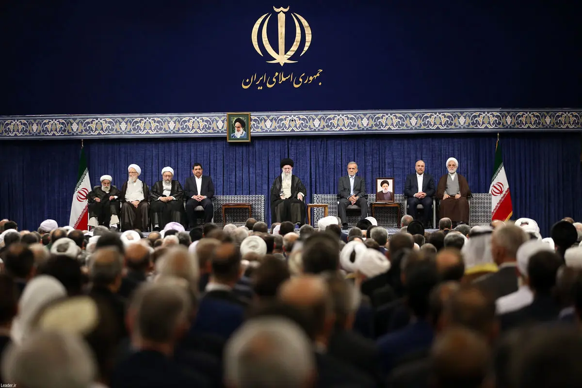  دولت از ظرفیت مردمی استفاده کند/امروز اولویت با مسائل اقتصادی است