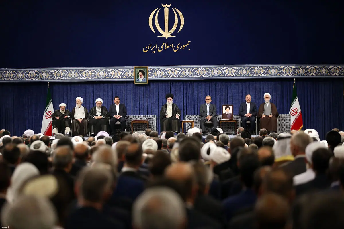  دولت از ظرفیت مردمی استفاده کند/امروز اولویت با مسائل اقتصادی است