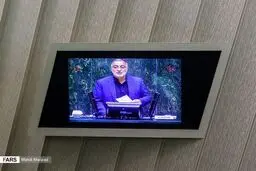 ‌ یک بام‌ و دو هوای مجلس انقلابی