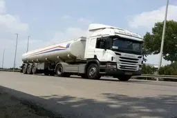 صادرات دوباره سوخت به افغانستان «به درخواست طالبان»
