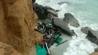 پیکر صیاد لنج حادثه دیده طوفان در ساحل دشتیاری پیدا شد