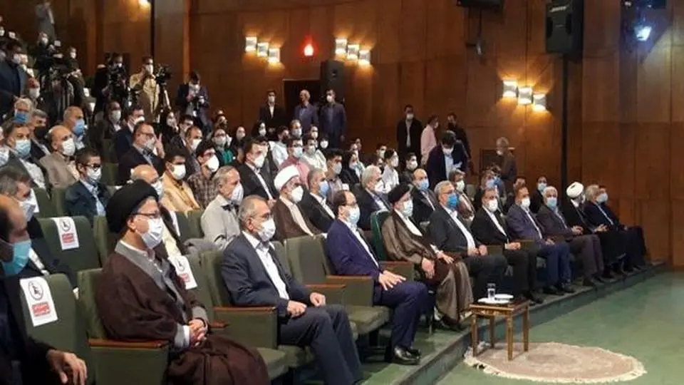 آغاز آیین بازگشایی رسمی سال تحصیلی جدید دانشگاه‌ها با حضور رئیس‌جمهور در دانشگاه تهران