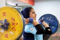 نقره وزنه‌برداری جهان به یکتا جمالی رسید