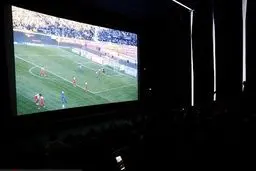 اکران بازی فوتبال ایران و کره جنوبی در سینماها
