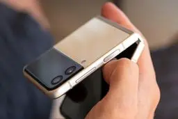 گوشی گلکسی Z Flip۳ سامسونگ به روزرسانی امنیتی دریافت کرد