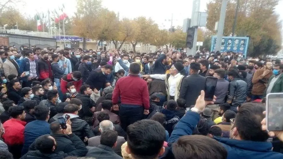 تجمع هزاران نفر در چهارمحال‌وبختیاری در اعتراض به طرح انتقال آب به اصفهان