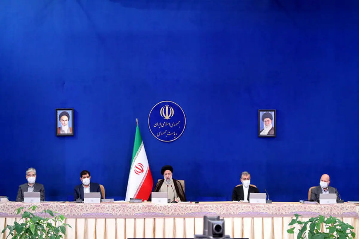 رئیسی: به حقوق نجومی باید خاتمه داده شود