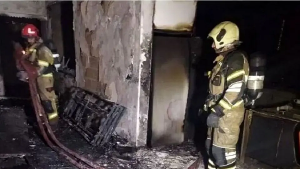 آتش‌سوزی در ساختمان مسکونی در خیابان میرداماد پایتخت / نجات 12 نفر