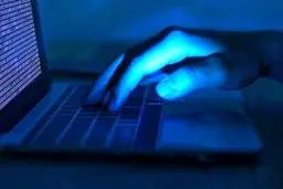 کلاهبرداری اینترنتی با روبات همسریاب