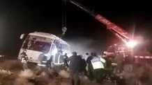 واژگونی اتوبوس با ۵ نفر زخمی و یک نفر کشته در سیرجان
