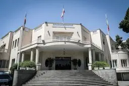 سیاست سکوت‌