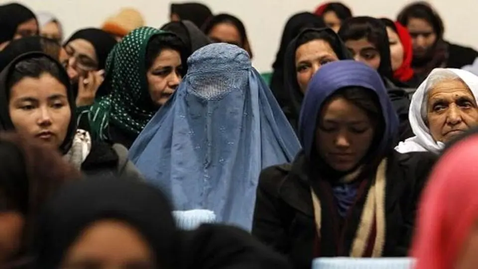 طالبان: از اختلاط زن و مرد در یک مکان جلوگیری شود