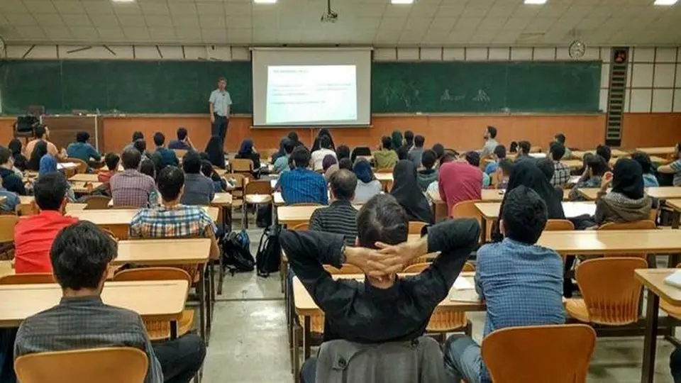 آموزش دانشگاه‌ها از بهمن حضوری می‌شود