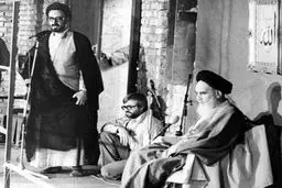 بالاترین حقوق شورای انقلاب را آقا ایوب آبدارچی می‌گرفت