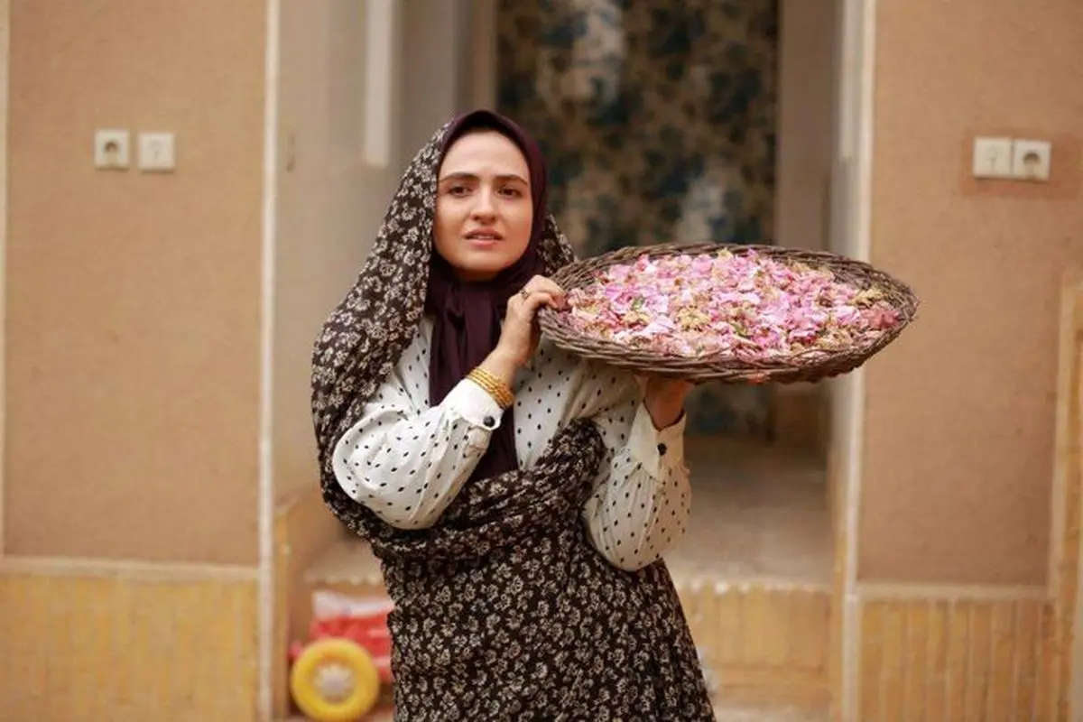 رونمایی از پوستر رسمی «دختر ایران»