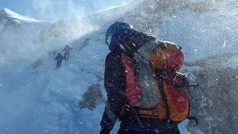فوت دو کوهنورد در علم‌کوه