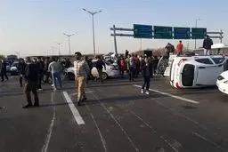 واژگونی کشنده حامل خودروهای صفر کیلومتر در بزرگراه آزادگان