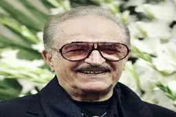 هم‌زمان با شهرت در خوانندگی‌ گزینه وزارت شدم