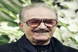 هم‌زمان با شهرت در خوانندگی‌ گزینه وزارت شدم