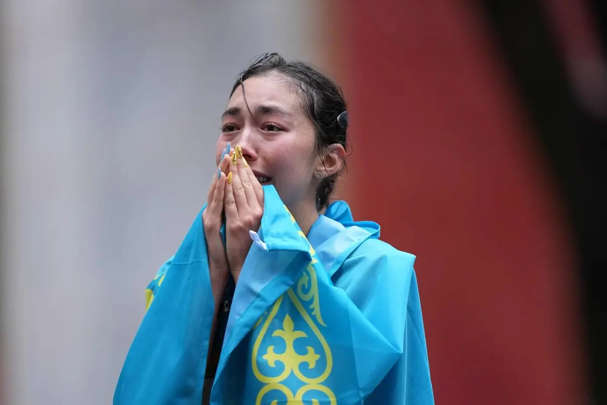 طلای قهرمان ماراتن پیاده‌روی آسیا به دلیل کفش غیرمجاز پس گرفته شد
