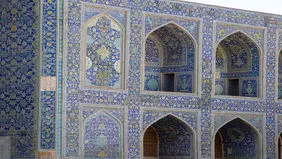 خسارات ناشی از حملات هوایی به مسجد امام اصفهان به روایت تصویر