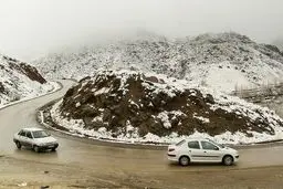 هشدار به مسافران / بارش شدید برف در جاده چالوس
