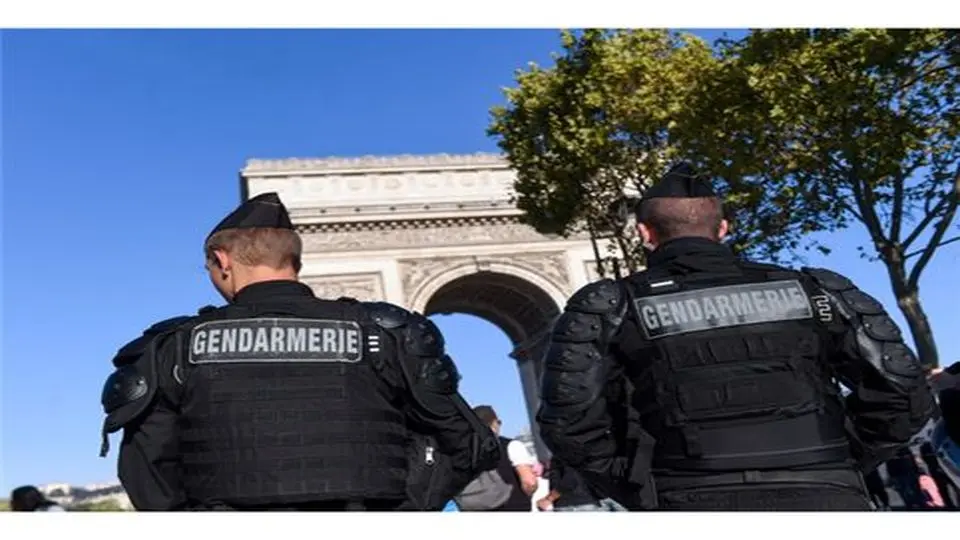 استقرار ۱۰۰ هزار نیروی پلیس در خیابان‌های فرانسه در شب سال نو میلادی
