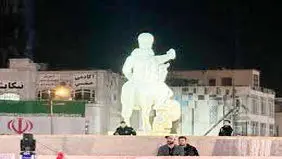 چند پرسش درباره مجسمه «زانوزنندگان‌»
