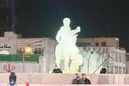 چند پرسش درباره مجسمه «زانوزنندگان‌»
