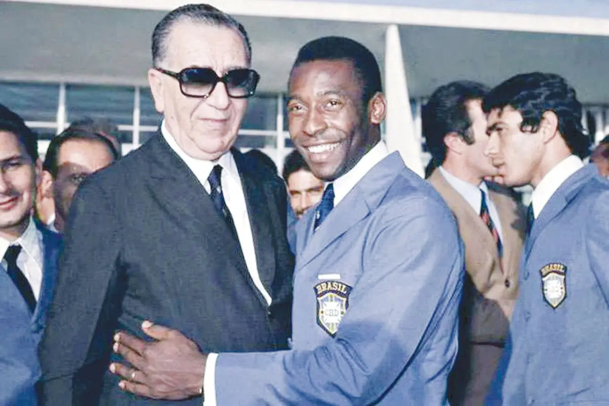 پله؛ مروارید دولتی