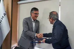 گروه بهمن و بانک ملی تفاهم‌نامه امضا کردند
