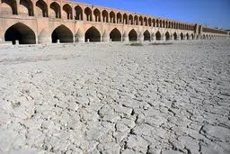 زاینده‌رودم من!  کش آمده‌ام از دریا تا برهوت