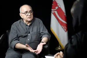 از بازیگری جان می‌گیرم
