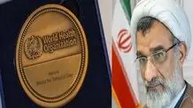 خسرو پناه از سازمان جهانی بهداشت جایزه گرفت 
