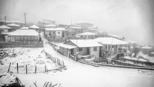 تصاویر زیبا از برف پاییزی در روستاهای کوهستانی ایران