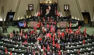 جلسه علنی شبانه در مجلس/ نشست نمایندگان درباره تنگه هرمز