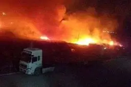 بمباران شهر البوکمال در شرق سوریه توسط جنگنده آمریکا

