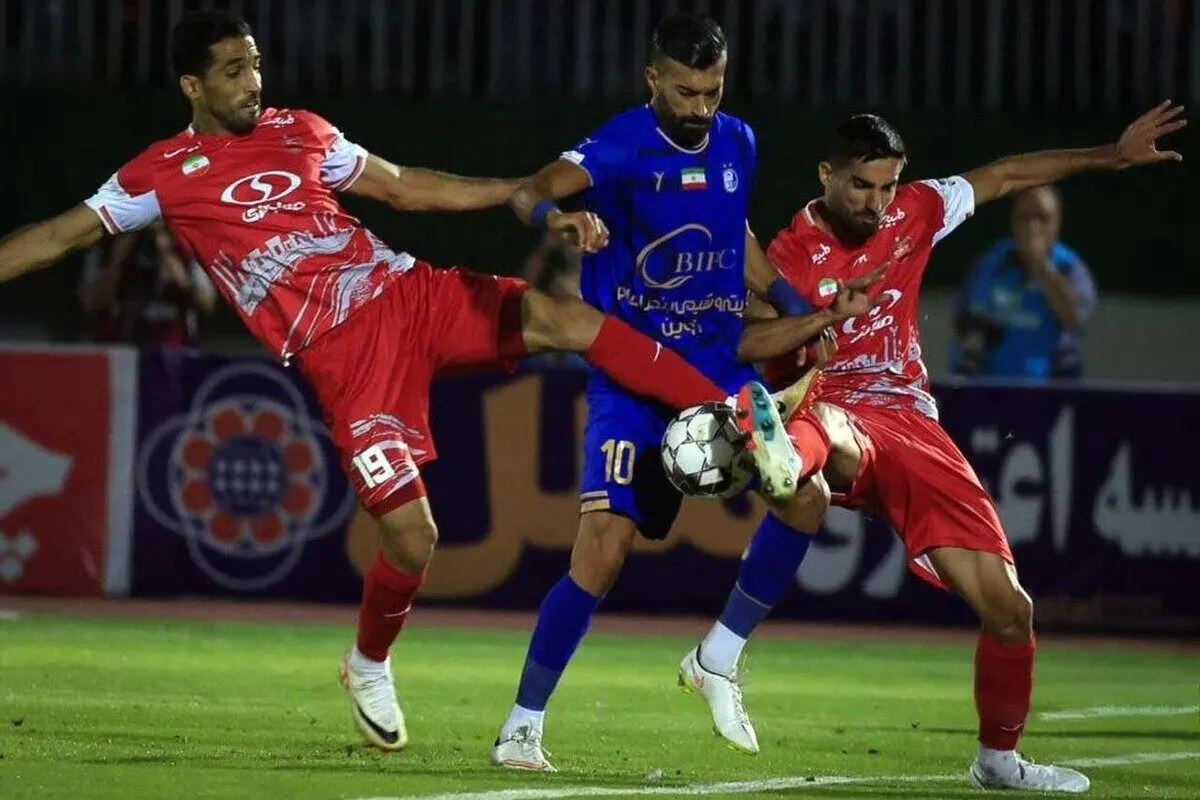 ساعت دربی استقلال پرسپولیس امروز چند است و از کدام شبکه پخش زنده می‌شود؟