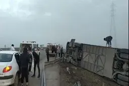  ۲۹ مصدوم در پی حادثه واژگونی اتوبوس در آزاد راه زنجان_قزوین