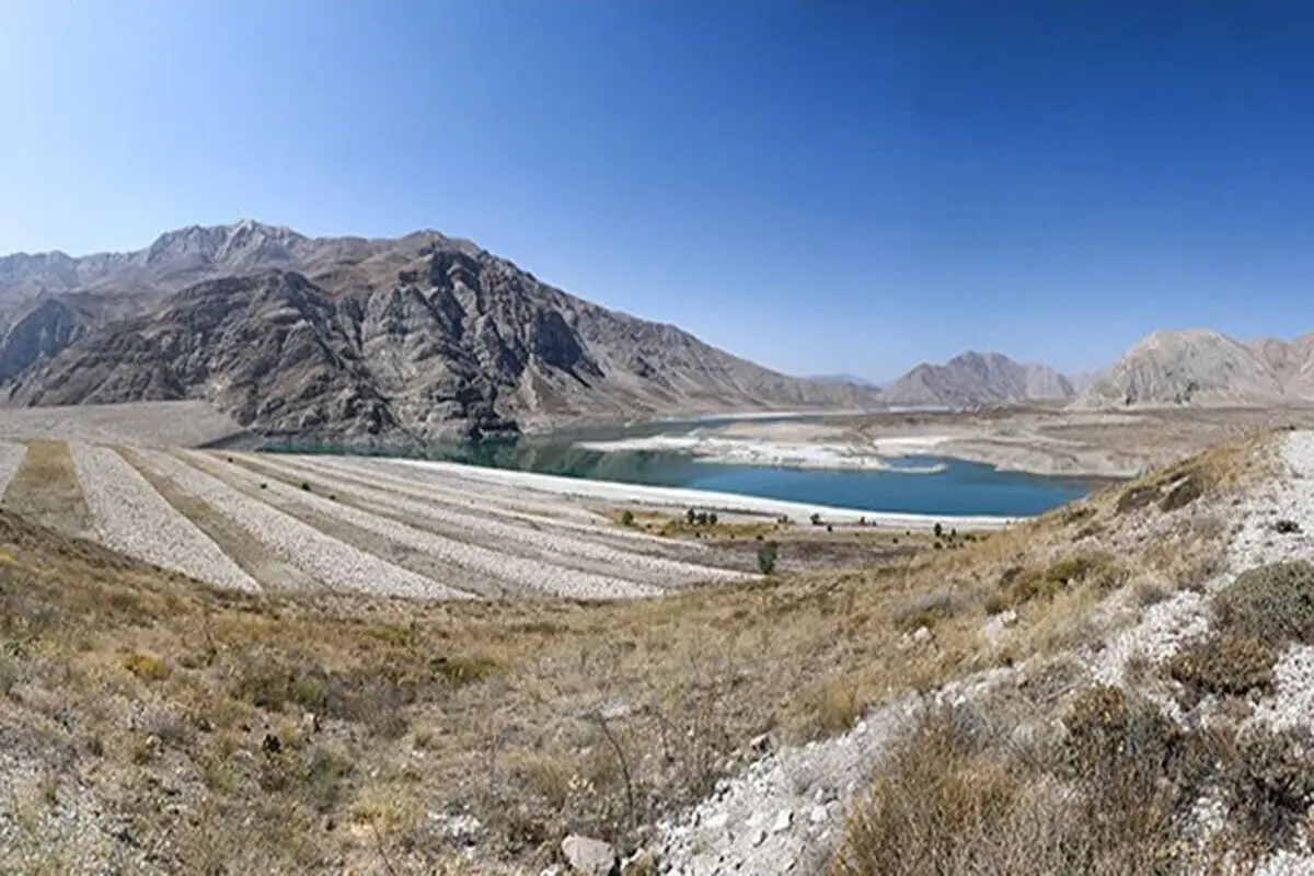 قوانین غرق‌شدن 
در خشکی
