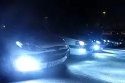 پلیس راهور: استفاده از چراغ زنون و استیکر تزئینی مطلقا ممنوع است