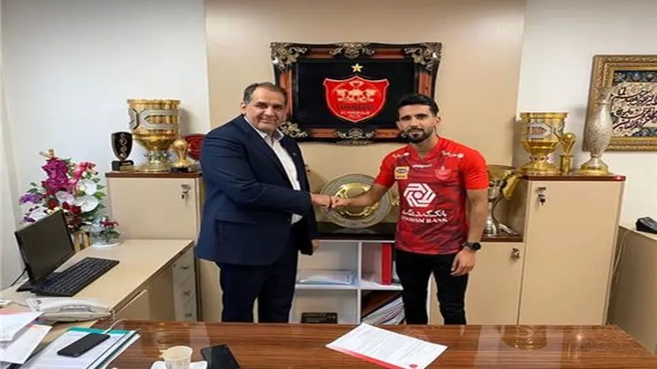 بشار رسن با پرسپولیس تمدید کرد