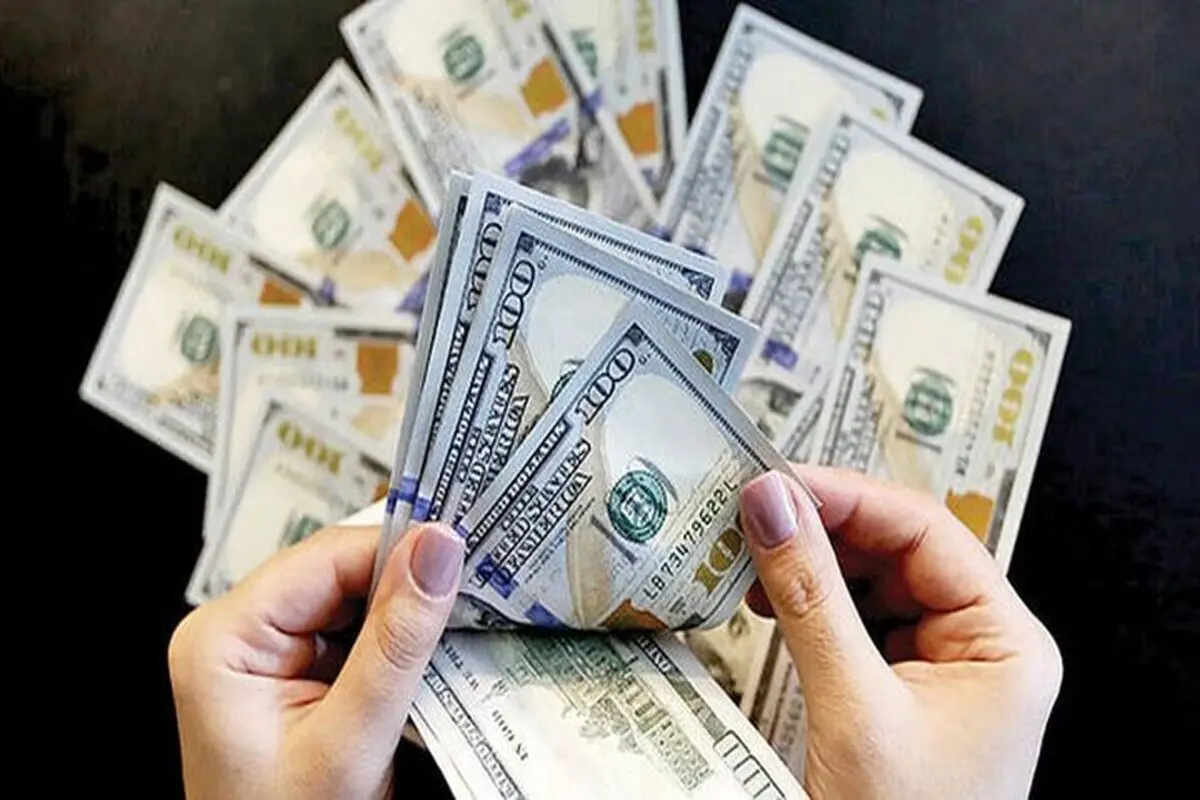 کاهش چشمگیر قیمت دلار در بازار آزاد

