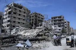 شهر جنگ‌زده  ماندگان و رفتگانش